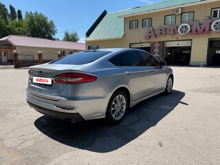 2019 Ford Fusion (North America) II Рестайлинг, серебристый, 1650000 рублей, вид 5