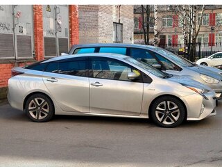 2015 Toyota Prius IV (XW50), серый, 1700000 рублей, вид 4