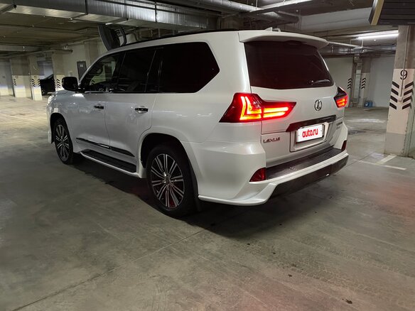 2017 Lexus LX 570 III Рестайлинг 2, белый, 7650000 рублей - вид 12
