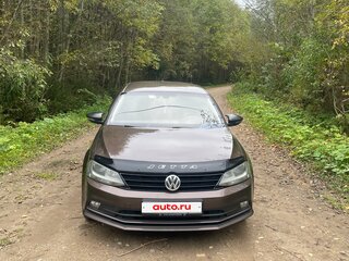 2015 Volkswagen Jetta VI Рестайлинг, коричневый, 1100000 рублей, вид 2
