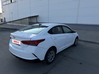 2021 Hyundai Solaris II Рестайлинг, белый, 999000 рублей, вид 4