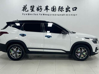 2022 Kia KX3, белый, 1552000 рублей, вид 4