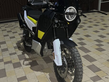 2023 Husqvarna Norden 901, серый, 1450000 рублей, вид 4