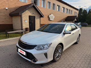 2016 Toyota Camry VII (XV50) Рестайлинг, белый, 2250000 рублей, вид 2