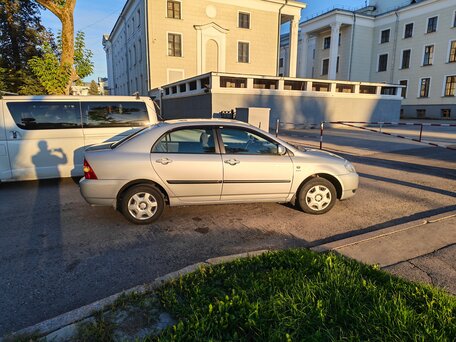 2003 Toyota Corolla IX (E120, E130), серый, 700000 рублей, вид 3