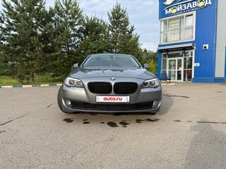 2011 BMW 5 серии 523i VI (F10/F11/F07), серый, 1320000 рублей, вид 2