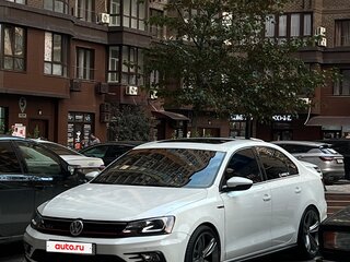 2017 Volkswagen Jetta GLI VI Рестайлинг, белый, 1800000 рублей, вид 1