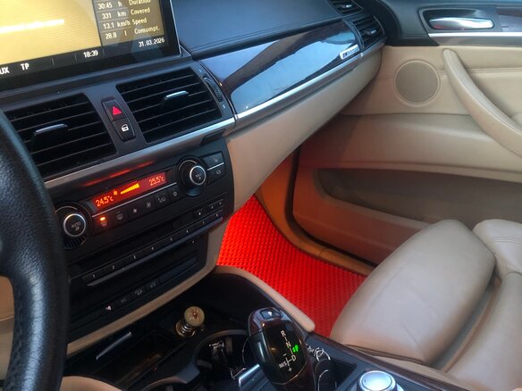 2009 BMW X6 35i 6-speed I (E71), красный, 1800000 рублей - вид 6