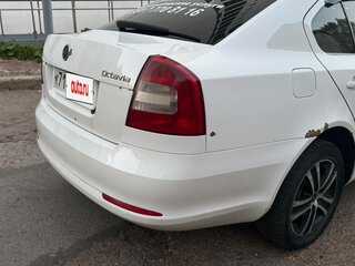 2010 Skoda Octavia II (A5) Рестайлинг, белый, 500000 рублей, вид 4