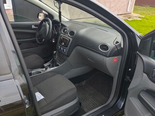 2009 Ford Focus II Рестайлинг, чёрный, 620000 рублей, вид 4
