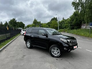 2016 Toyota Land Cruiser Prado 150 Series Рестайлинг 1, чёрный, 3300000 рублей, вид 3