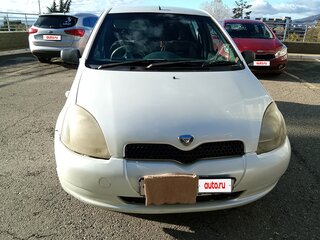 2002 Toyota Vitz I (P10), белый, 300000 рублей, вид 2