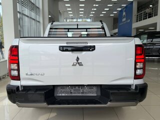 2025 Mitsubishi L200 VI, белый, 5200000 рублей, вид 5