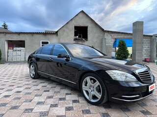 2008 Mercedes-Benz S-Класс 500 Long V (W221), чёрный, 1400000 рублей, вид 1