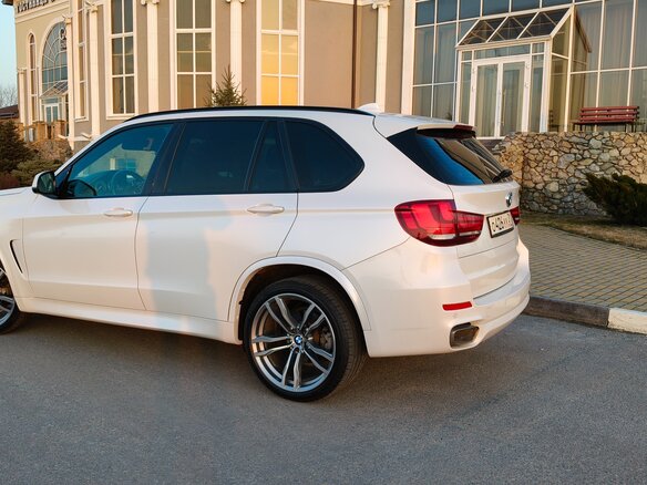 2018 BMW X5 30d III (F15), белый, 4900000 рублей - вид 15
