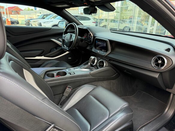 2018 Chevrolet Camaro LT1 VI Рестайлинг, чёрный, 7400000 рублей - вид 10
