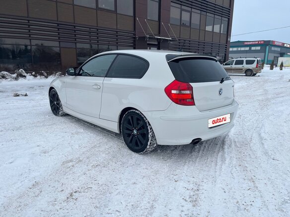 2010 BMW 1 серии 116i I (E81/E82/E87/E88) Рестайлинг, белый, 900000 рублей - вид 16