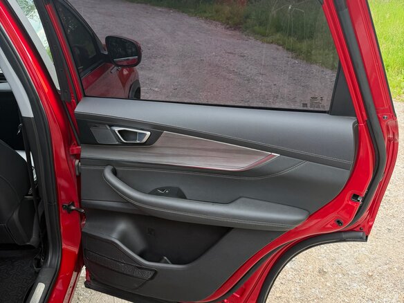 2022 Chery Tiggo 8 Pro Max I, красный, 2400000 рублей - вид 9
