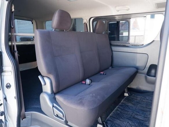 2023 Toyota HiAce H200 Рестайлинг, белый, 4989000 рублей - вид 13