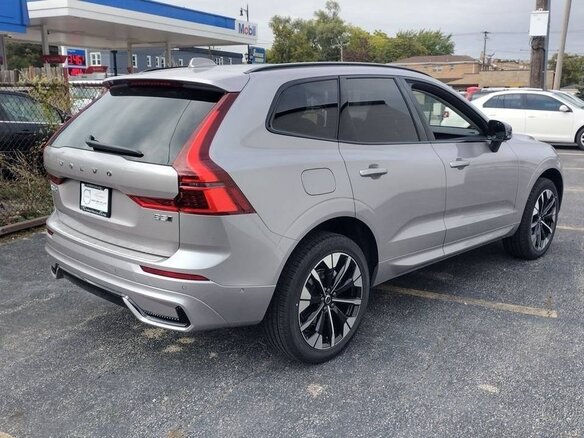 2026 Volvo XC60 II Рестайлинг 2, серебристый, 6992374 рублей - вид 2