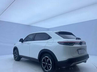 2023 Honda Vezel II, белый, 1750000 рублей, вид 4