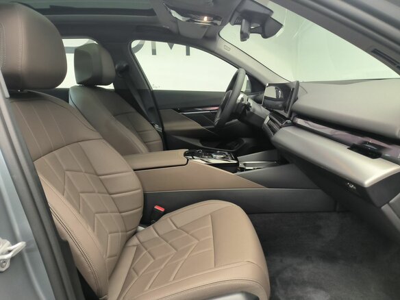 2025 BMW 5 серии Long 530Li xDrive VIII (G60/G61/G68), серый, 10770000 рублей - вид 10