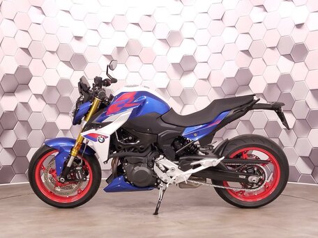 2026 BMW F 900 R, синий, 1269000 рублей, вид 4