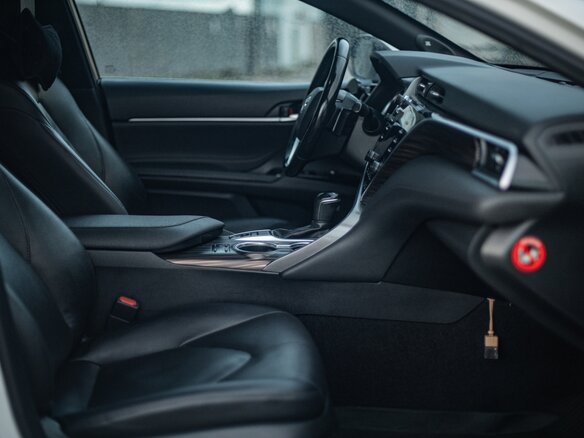 2019 Toyota Camry VIII (XV70), белый, 3500000 рублей - вид 12