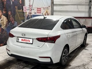 2018 Hyundai Solaris II, белый, 1222000 рублей, вид 2