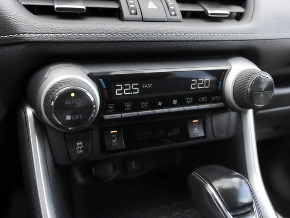 2021 Toyota RAV4 V (XA50), белый, 3447000 рублей - вид 9