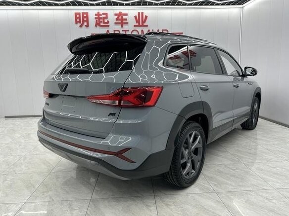2025 Jetta VS7 I Рестайлинг 2, серый, 2200000 рублей - вид 3