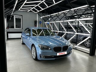 2014 BMW 7 серии Long 750Li V (F01/F02/F04) Рестайлинг, голубой, 5000000 рублей, вид 3