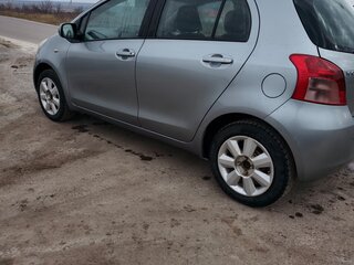 2006 Toyota Yaris II, серый, 450000 рублей, вид 4