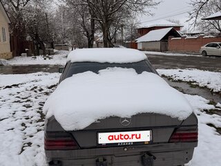 1992 Mercedes-Benz E-Класс 220 I (W124), коричневый, 150000 рублей, вид 4