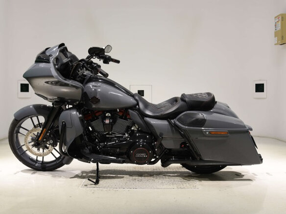 2018 Harley-Davidson CVO Road Glide, серый, 2150000 рублей - вид 1