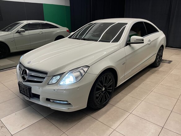 2010 Mercedes-Benz E-Класс 250 5G-Tronic IV (W212, S212, C207), белый, 1300000 рублей - вид 2