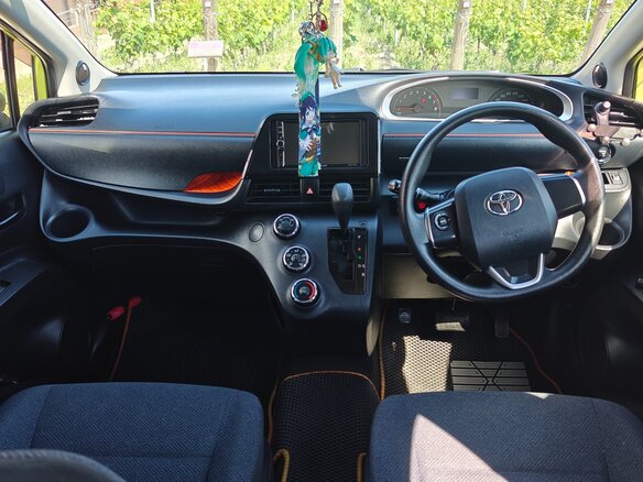2017 Toyota Sienta II, жёлтый, 1150000 рублей - вид 15