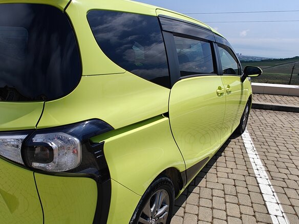 2017 Toyota Sienta II, жёлтый, 1150000 рублей - вид 21