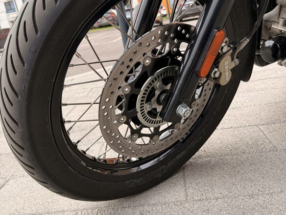 2025 Royal Enfield Continental GT, серебристый, 585000 рублей - вид 10
