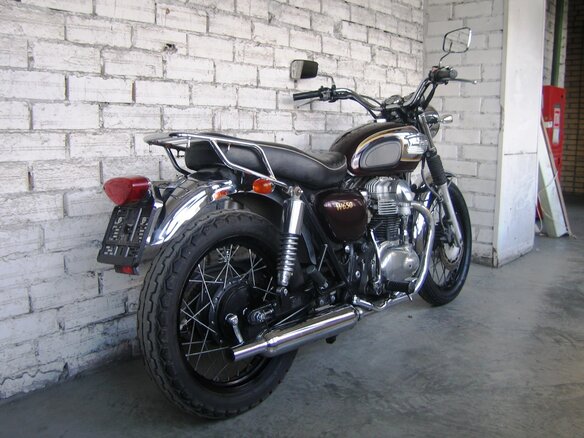 2005 Kawasaki W 650, коричневый - вид 8