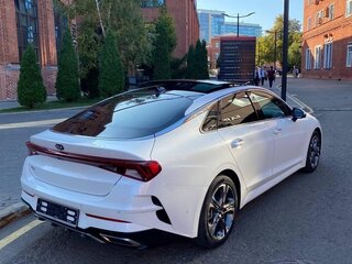 2021 Kia K5 III, белый, 3600000 рублей, вид 4