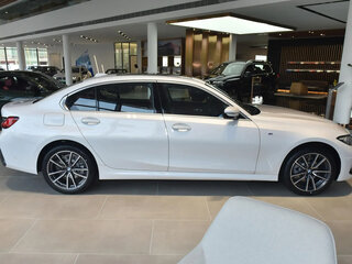 2023 BMW 3 серии Long 320Li VII (G2x) Рестайлинг, белый, 3090000 рублей, вид 3