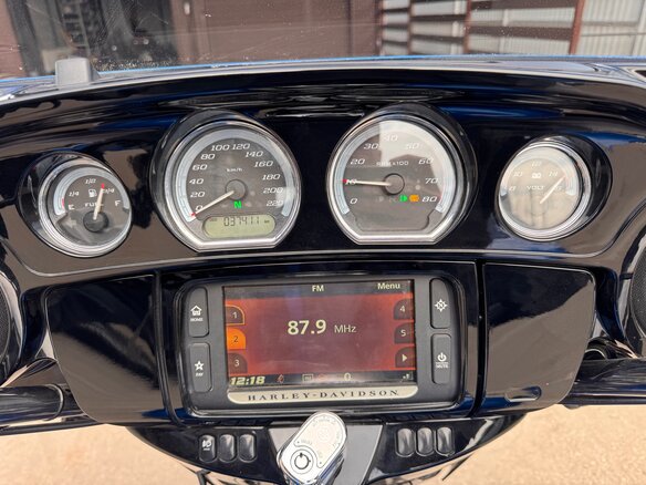 2017 Harley-Davidson Electra Glide, синий, 1800000 рублей - вид 10
