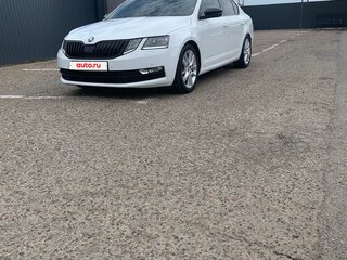 2018 Skoda Octavia III (A7) Рестайлинг, белый, 2200000 рублей, вид 1