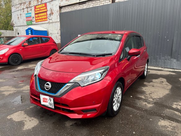 2019 Nissan Note e-Power II Рестайлинг, красный - вид 1