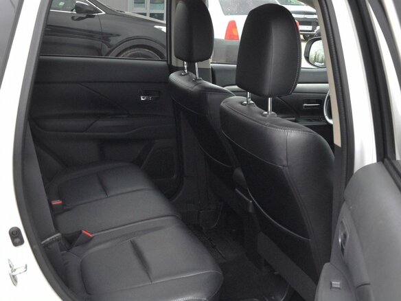 2014 Mitsubishi Outlander III, белый - вид 15