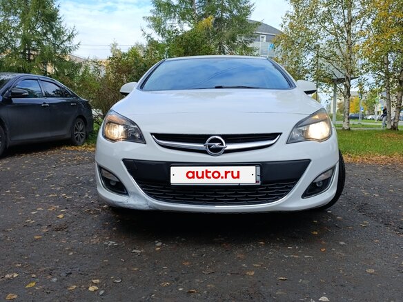 2014 Opel Astra J Рестайлинг, белый, 580000 рублей