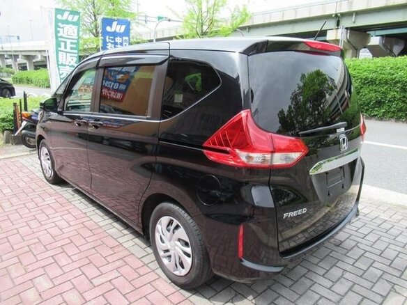 2023 Honda Freed II Рестайлинг, чёрный, 1200000 рублей - вид 5