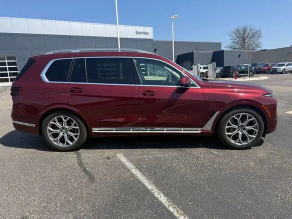 2025 BMW X7 40i I (G07) Рестайлинг, пурпурный, 9981119 рублей - вид 6