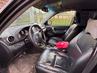 2005 Toyota RAV4 II (XA20) Рестайлинг, чёрный, 750000 рублей, вид 5